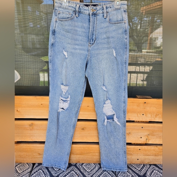 Hollister Ultra High Rise Mom Jeans Sz 7 Petite Or 28 Petite - Picture 1 of 11